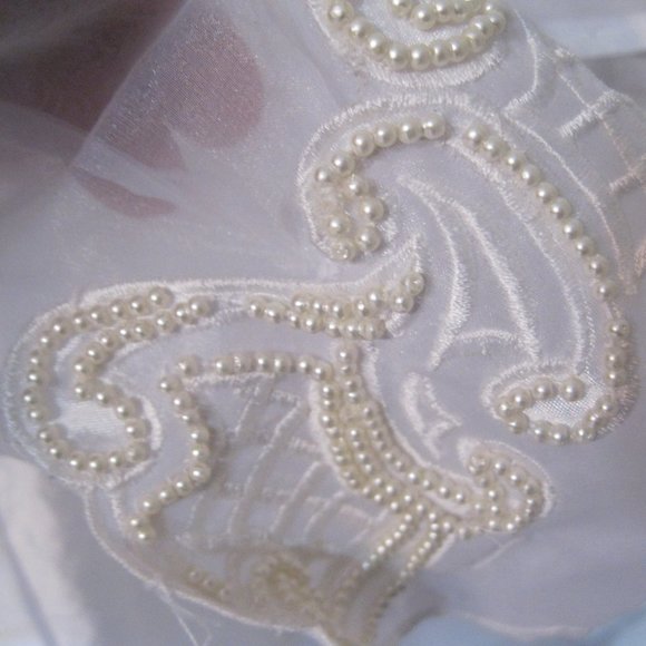 Jac Dole puffy sleeve white blouse. - Picture 13 of 14